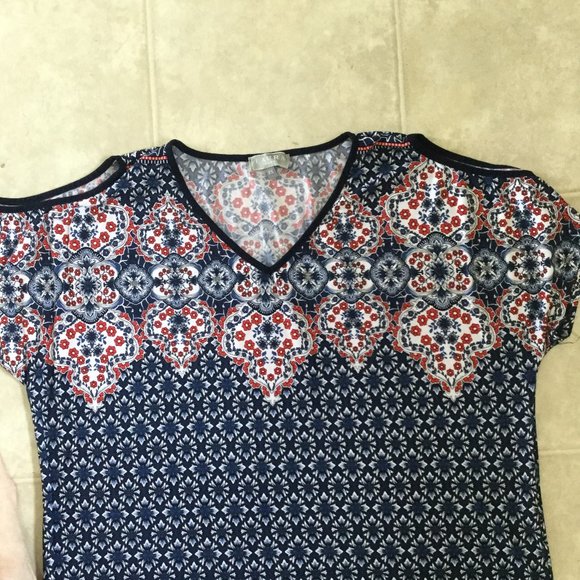 Top - Picture 1 of 5